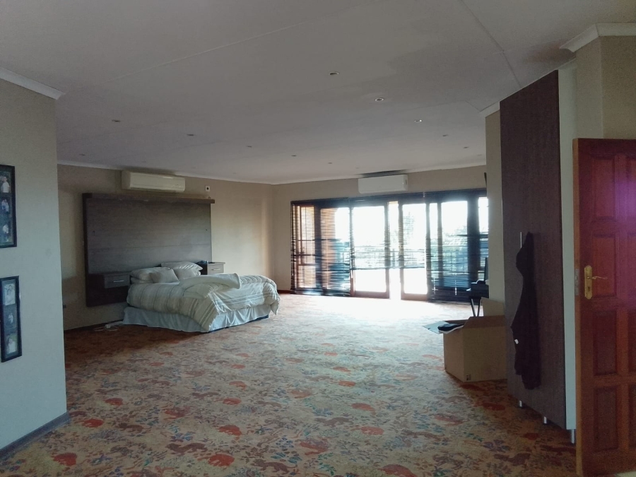 To Let 4 Bedroom Property for Rent in Safari Gardens North West